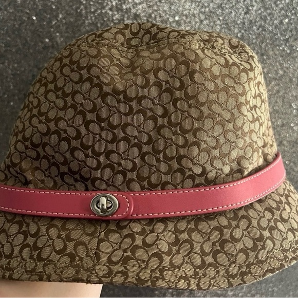 Vintage coach hat
Coach
Size P/S - Picture 1 of 5